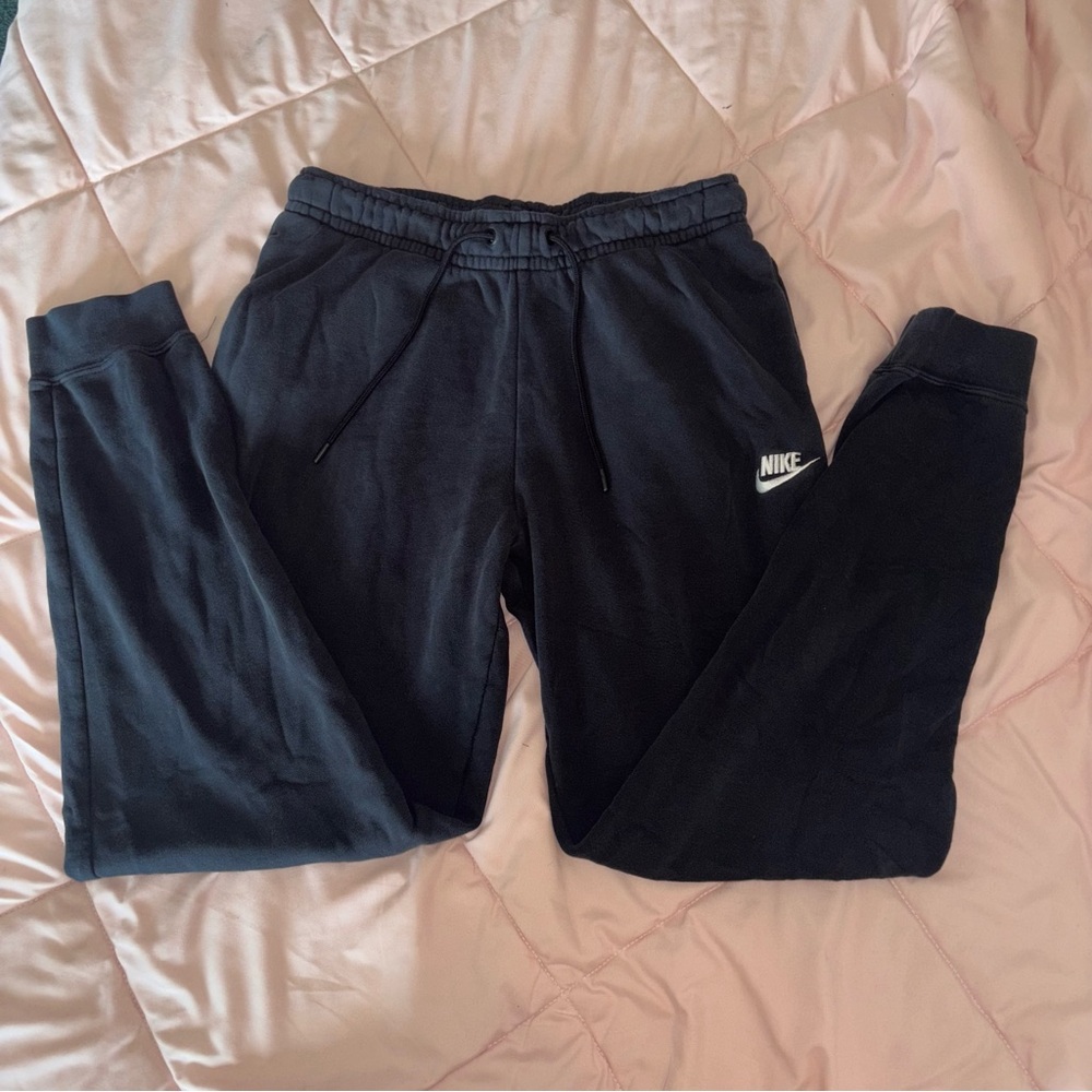 Nike Women’s Black Cuffed Joggers